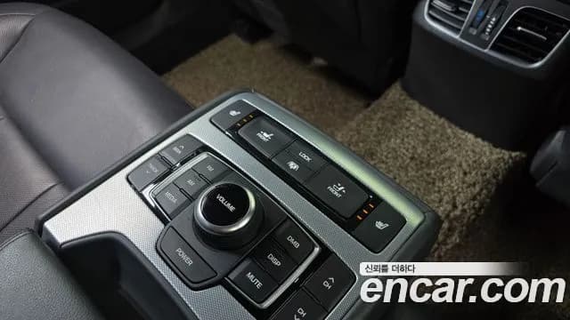 2019 Genesis G80 3.3 GDI Sold VIN KMHGM41DBKU306780 – trunk area 2019 Genesis G80 3.3 GDI Sold VIN KMHGM41DBKU306780 – trunk area