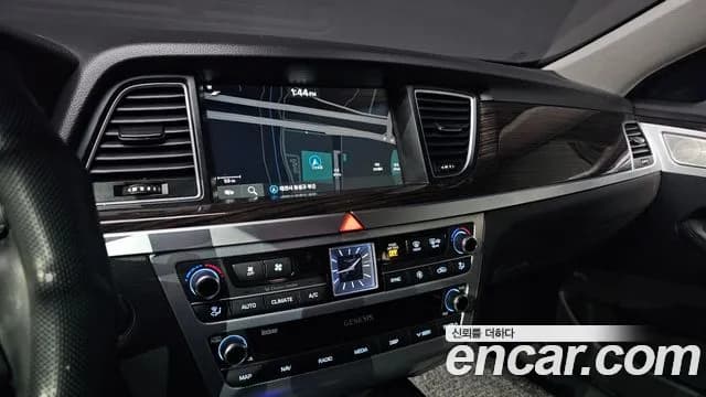 2019 Genesis G80 3.3 GDI Sold VIN KMHGM41DBKU333442 – interior seats 2019 Genesis G80 3.3 GDI Sold VIN KMHGM41DBKU333442 – interior seats