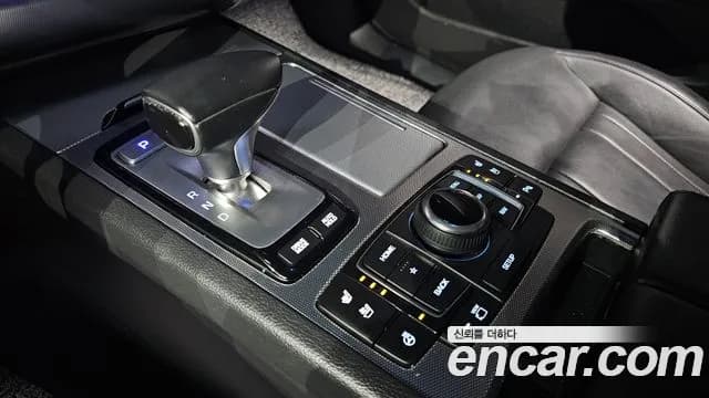 2019 Genesis G80 3.3 GDI Sold VIN KMHGM41DBKU333442 – undercarriage 2019 Genesis G80 3.3 GDI Sold VIN KMHGM41DBKU333442 – undercarriage
