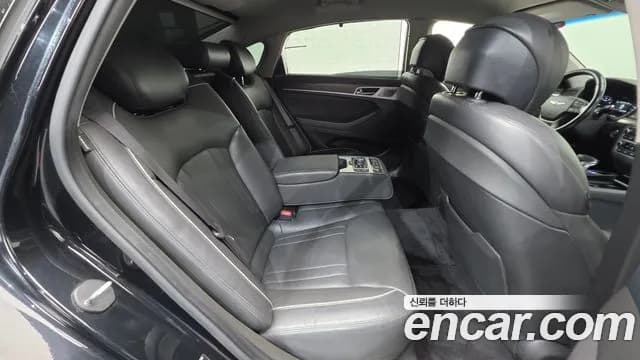 2017 Genesis G80 3.3 GDI AWD Sold VIN KMHGM41DDHU206123 – trunk area 2017 Genesis G80 3.3 GDI AWD Sold VIN KMHGM41DDHU206123 – trunk area
