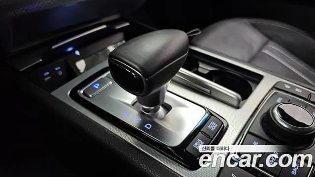 2017 Genesis G80 3.3 GDI AWD Sold VIN KMHGM41DDHU208728 – exterior detail 2017 Genesis G80 3.3 GDI AWD Sold VIN KMHGM41DDHU208728 – exterior detail