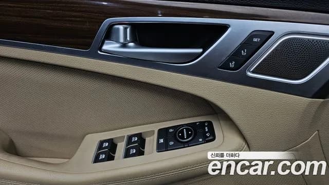 2017 Genesis G80 3.3 GDI AWD Sold VIN KMHGM41DDHU224605 – side profile 2017 Genesis G80 3.3 GDI AWD Sold VIN KMHGM41DDHU224605 – side profile