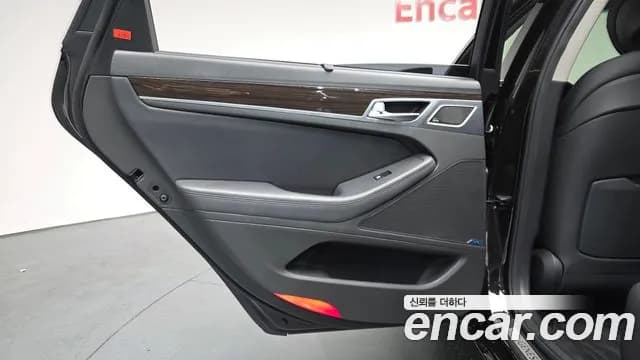 2018 Genesis G80 3.3 GDI AWD Sold VIN KMHGM41DDJU238702 – photo 31 2018 Genesis G80 3.3 GDI AWD Sold VIN KMHGM41DDJU238702 – photo 31