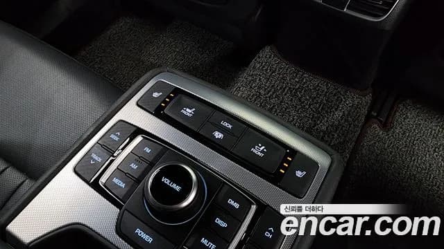 2018 Genesis G80 3.3 GDI AWD Sold VIN KMHGM41DDJU250602 – photo 12 2018 Genesis G80 3.3 GDI AWD Sold VIN KMHGM41DDJU250602 – photo 12