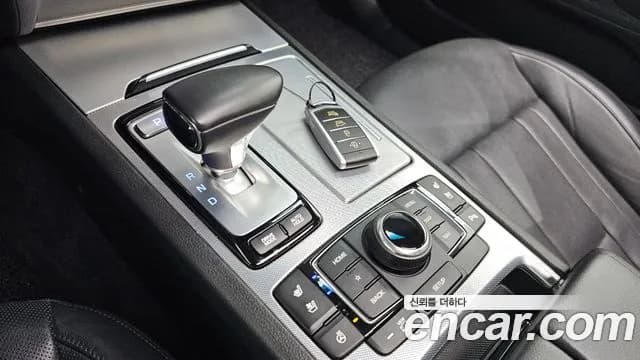 2019 Genesis G80 3.3 GDI AWD Sold VIN KMHGM41DDKU312806 – undercarriage 2019 Genesis G80 3.3 GDI AWD Sold VIN KMHGM41DDKU312806 – undercarriage