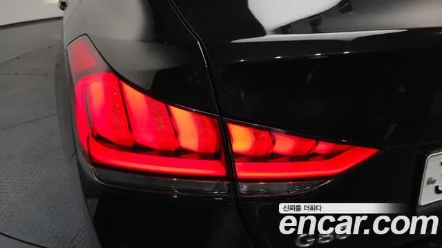 2019 Genesis G80 3.3 GDI AWD Sold VIN KMHGM41DDKU324357 – interior seats 2019 Genesis G80 3.3 GDI AWD Sold VIN KMHGM41DDKU324357 – interior seats