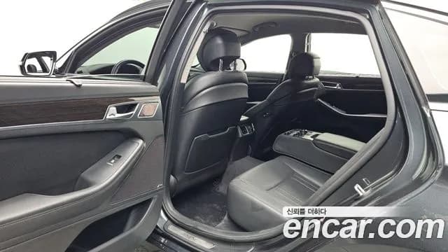 2020 Genesis G80 3.3 GDI AWD Sold VIN KMHGM41DDLU340784 – undercarriage 2020 Genesis G80 3.3 GDI AWD Sold VIN KMHGM41DDLU340784 – undercarriage