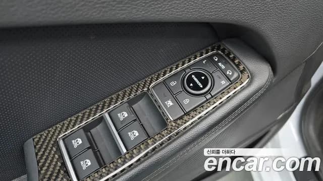 2018 Genesis G80 3.3 GDI Sold VIN KMHGN41DBJU270826 – exterior detail 2018 Genesis G80 3.3 GDI Sold VIN KMHGN41DBJU270826 – exterior detail
