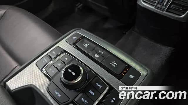 2018 Genesis G80 3.3 GDI Sold VIN KMHGN41DBJU270826 – photo 23 2018 Genesis G80 3.3 GDI Sold VIN KMHGN41DBJU270826 – photo 23