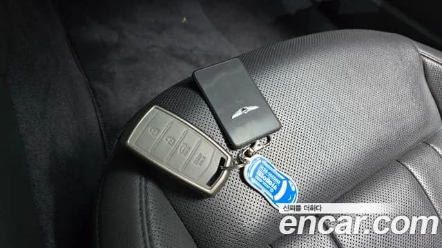2018 Genesis G80 3.3 GDI Sold VIN KMHGN41DBJU270826 – photo 30 2018 Genesis G80 3.3 GDI Sold VIN KMHGN41DBJU270826 – photo 30