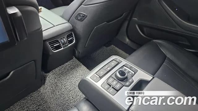 2018 Genesis G80 3.3 GDI Sold VIN KMHGN41DBJU284224 – exterior detail 2018 Genesis G80 3.3 GDI Sold VIN KMHGN41DBJU284224 – exterior detail