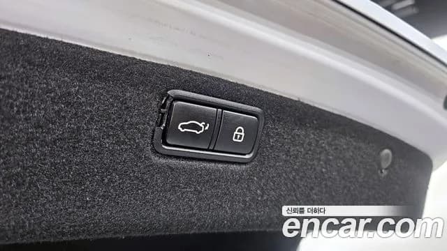 2018 Genesis G80 3.3 GDI Sold VIN KMHGN41DBJU284224 – photo 19 2018 Genesis G80 3.3 GDI Sold VIN KMHGN41DBJU284224 – photo 19