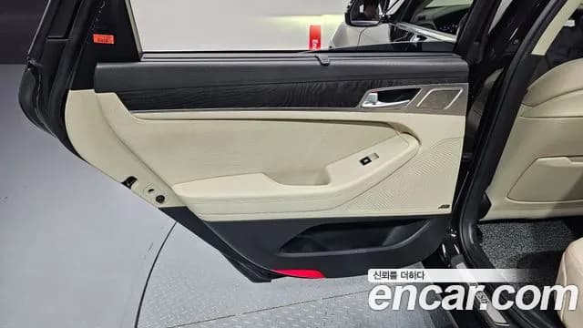 2019 Genesis G80 3.3 GDI Sold VIN KMHGN41DBKU322526 – rear exterior 2019 Genesis G80 3.3 GDI Sold VIN KMHGN41DBKU322526 – rear exterior