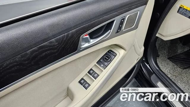 2019 Genesis G80 3.3 GDI Sold VIN KMHGN41DBKU322526 – photo 18 2019 Genesis G80 3.3 GDI Sold VIN KMHGN41DBKU322526 – photo 18