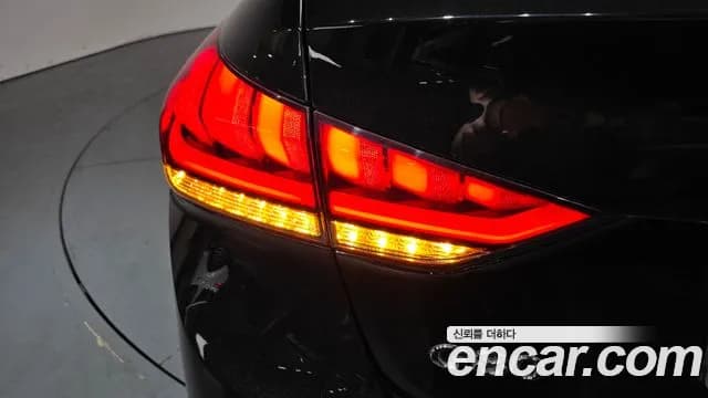 2018 Genesis G80 3.3 GDI AWD Sold VIN KMHGN41DDJU268738 – photo 26 2018 Genesis G80 3.3 GDI AWD Sold VIN KMHGN41DDJU268738 – photo 26