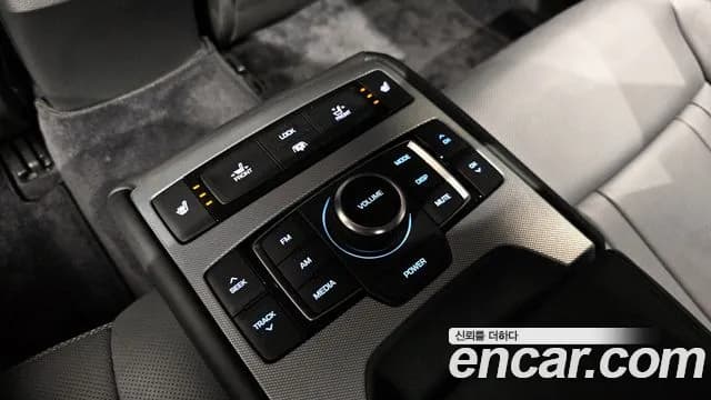 2018 Genesis G80 3.3 GDI AWD Sold VIN KMHGN41DDJU276782 – photo 16 2018 Genesis G80 3.3 GDI AWD Sold VIN KMHGN41DDJU276782 – photo 16