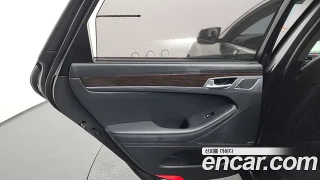 2019 Genesis G80 3.3 GDI AWD Sold VIN KMHGN41DDKU309432 – trunk area 2019 Genesis G80 3.3 GDI AWD Sold VIN KMHGN41DDKU309432 – trunk area