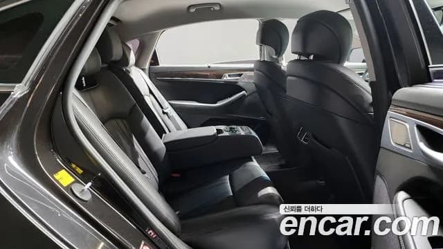2018 Genesis G80 3.8 GDI Sold VIN KMHGN41EBJU278239 – exterior detail 2018 Genesis G80 3.8 GDI Sold VIN KMHGN41EBJU278239 – exterior detail