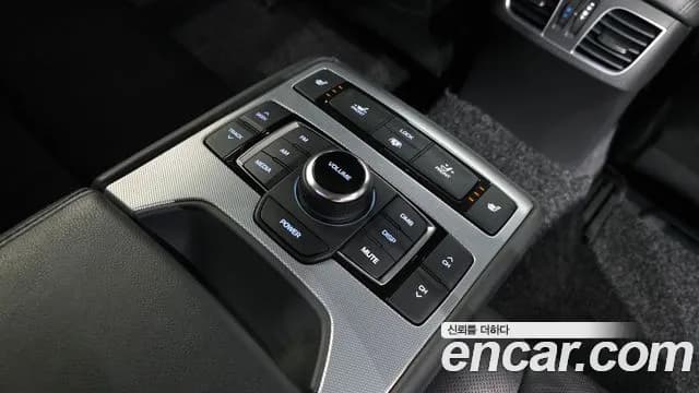 2017 Genesis G80 3.8 GDI AWD Sold VIN KMHGN41EDHU230311 – interior seats 2017 Genesis G80 3.8 GDI AWD Sold VIN KMHGN41EDHU230311 – interior seats