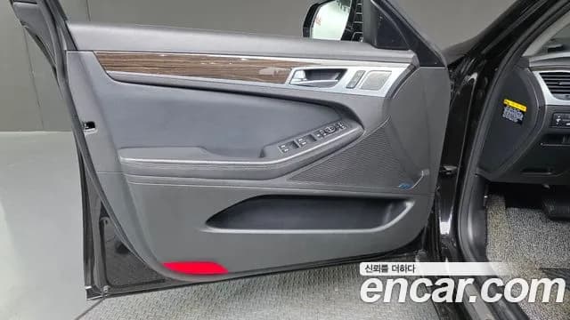 2019 Genesis G80 3.8 GDI AWD Sold VIN KMHGN41EDKU309122 – exterior detail 2019 Genesis G80 3.8 GDI AWD Sold VIN KMHGN41EDKU309122 – exterior detail