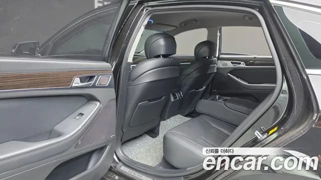 2019 Genesis G80 3.8 GDI AWD Sold VIN KMHGN41EDKU309122 – trunk area 2019 Genesis G80 3.8 GDI AWD Sold VIN KMHGN41EDKU309122 – trunk area