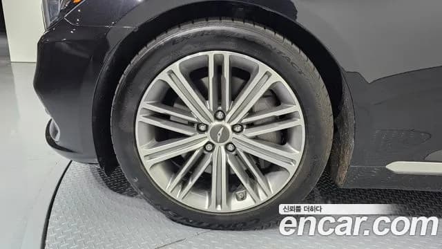 2018 Genesis G80 3.8 GDI AWD Sold VIN KMHGN4JE3JU247049 – photo 19 2018 Genesis G80 3.8 GDI AWD Sold VIN KMHGN4JE3JU247049 – photo 19