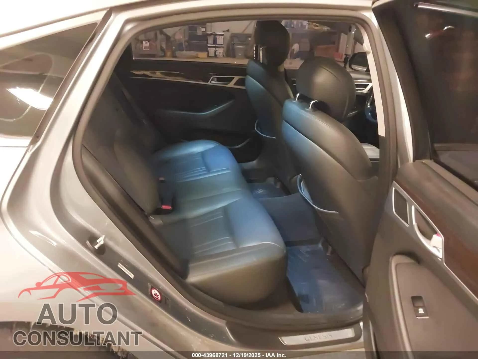 2015 HYUNDAI GENESIS Damaged VIN KMHGN4JE8FU058131 – undercarriage 2015 HYUNDAI GENESIS Damaged VIN KMHGN4JE8FU058131 – undercarriage