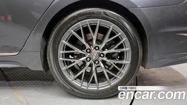 2018 Genesis G80 3.3 T-GDI Sold VIN KMHGR41BBJU259114 – photo 13 2018 Genesis G80 3.3 T-GDI Sold VIN KMHGR41BBJU259114 – photo 13