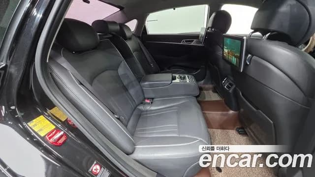 2019 Genesis G80 3.8 GDI AWD Sold VIN KMHGR41EDKU315144 – trunk area 2019 Genesis G80 3.8 GDI AWD Sold VIN KMHGR41EDKU315144 – trunk area