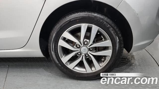 2017 Hyundai i30 (PD) Diesel 1.6 Sold VIN KMHH251DGHU002977 – exterior detail 2017 Hyundai i30 (PD) Diesel 1.6 Sold VIN KMHH251DGHU002977 – exterior detail