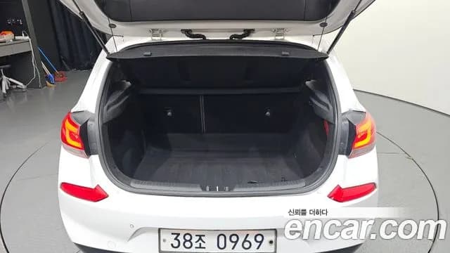 2017 Hyundai i30 (PD) Diesel 1.6 Sold VIN KMHH351DGHU001472 – interior seats 2017 Hyundai i30 (PD) Diesel 1.6 Sold VIN KMHH351DGHU001472 – interior seats