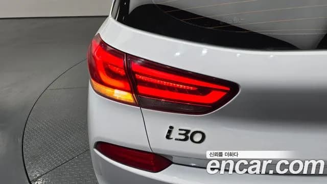 2017 Hyundai i30 (PD) Diesel 1.6 Sold VIN KMHH351DGHU006534 – exterior detail 2017 Hyundai i30 (PD) Diesel 1.6 Sold VIN KMHH351DGHU006534 – exterior detail