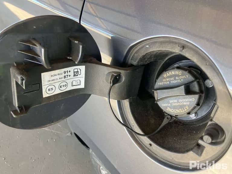 2019 Hyundai i30 Used VIN KMHH351EMKU105286 – trunk area 2019 Hyundai i30 Used VIN KMHH351EMKU105286 – trunk area