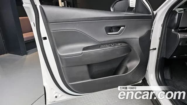 2024 Hyundai Kona (SX2) Gasoline 1.6 Turbo 2WD Sold VIN KMHHB813BRU132385 – interior seats 2024 Hyundai Kona (SX2) Gasoline 1.6 Turbo 2WD Sold VIN KMHHB813BRU132385 – interior seats