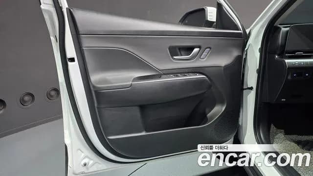 2025 Hyundai Kona (SX2) Gasoline 1.6 Turbo 2WD Sold VIN KMHHE813BSU160348 – photo 25 2025 Hyundai Kona (SX2) Gasoline 1.6 Turbo 2WD Sold VIN KMHHE813BSU160348 – photo 25