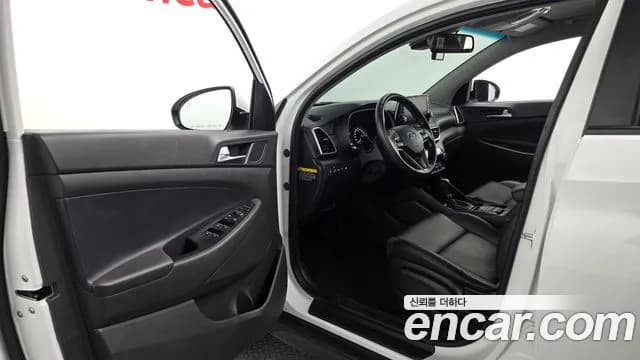 2020 Hyundai All New Tucson Gasoline 1.6 turbo 2WD Sold VIN KMHJ3812GLU350879 – trunk area 2020 Hyundai All New Tucson Gasoline 1.6 turbo 2WD Sold VIN KMHJ3812GLU350879 – trunk area