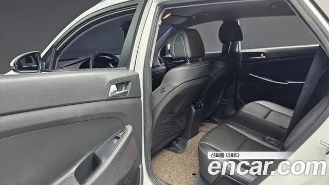 2017 Hyundai All New Tucson Diesel 2.0 2WD Sold VIN KMHJ381ABHU435188 – side profile 2017 Hyundai All New Tucson Diesel 2.0 2WD Sold VIN KMHJ381ABHU435188 – side profile