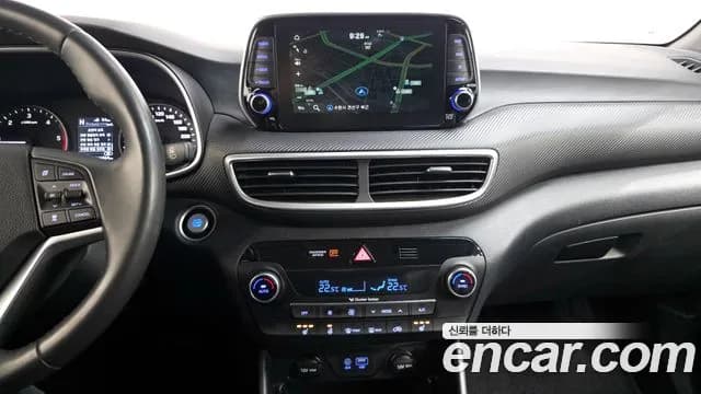 2020 Hyundai All New Tucson Diesel 2.0 4WD Sold VIN KMHJ381ADLU260400 – exterior detail 2020 Hyundai All New Tucson Diesel 2.0 4WD Sold VIN KMHJ381ADLU260400 – exterior detail