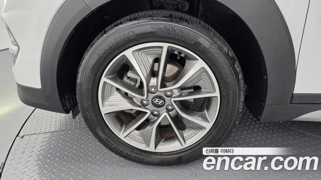 2018 Hyundai All New Tucson Gasoline 1.6 turbo 2WD Sold VIN KMHJ5812GJU661569 – trunk area 2018 Hyundai All New Tucson Gasoline 1.6 turbo 2WD Sold VIN KMHJ5812GJU661569 – trunk area