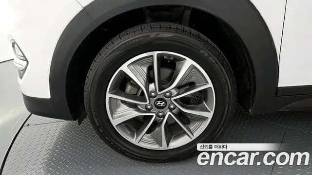 2018 Hyundai All New Tucson Diesel 1.7 2WD Sold VIN KMHJ5815GJU666124 – undercarriage 2018 Hyundai All New Tucson Diesel 1.7 2WD Sold VIN KMHJ5815GJU666124 – undercarriage