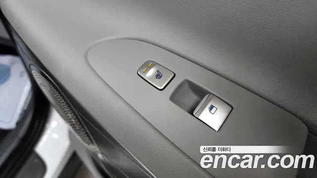 2020 Hyundai Nexo Premium Sold VIN KMHJ8816FLU007181 – interior seats 2020 Hyundai Nexo Premium Sold VIN KMHJ8816FLU007181 – interior seats
