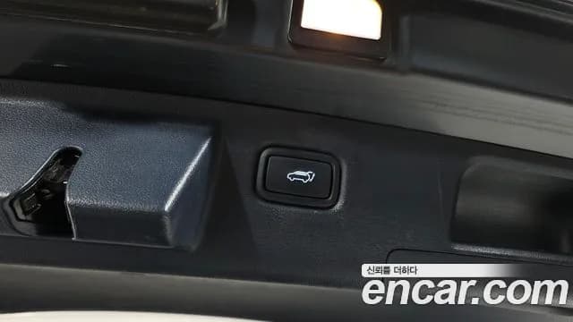 2020 Hyundai Nexo Premium Sold VIN KMHJ8816FLU008642 – trunk area 2020 Hyundai Nexo Premium Sold VIN KMHJ8816FLU008642 – trunk area