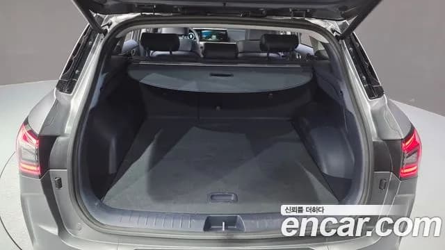 2024 Hyundai Nexo Premium Sold VIN KMHJ8816FRU036430 – rear exterior 2024 Hyundai Nexo Premium Sold VIN KMHJ8816FRU036430 – rear exterior