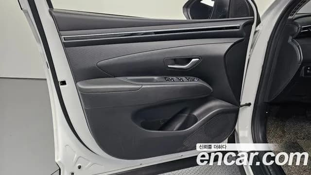 2022 Hyundai Tucson (NX4) Gasoline 1.6 Turbo 2WD Sold VIN KMHJB81BGNU120795 – trunk area 2022 Hyundai Tucson (NX4) Gasoline 1.6 Turbo 2WD Sold VIN KMHJB81BGNU120795 – trunk area