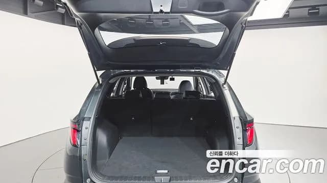 2021 Hyundai Tucson (NX4) Diesel 2.0 2WD Sold VIN KMHJB81CBMU016083 – trunk area 2021 Hyundai Tucson (NX4) Diesel 2.0 2WD Sold VIN KMHJB81CBMU016083 – trunk area