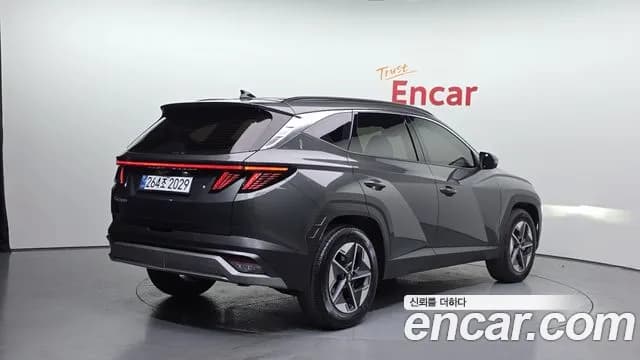 2025 Hyundai The New Tucson Hybrid (NX4) HEV 1.6 2WD Sold VIN KMHJE811BSU319090 – trunk area 2025 Hyundai The New Tucson Hybrid (NX4) HEV 1.6 2WD Sold VIN KMHJE811BSU319090 – trunk area
