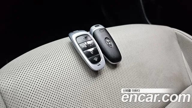 2022 Hyundai Tucson (NX4) Gasoline 1.6 Turbo 2WD Sold VIN KMHJE81BGNU142649 – interior seats 2022 Hyundai Tucson (NX4) Gasoline 1.6 Turbo 2WD Sold VIN KMHJE81BGNU142649 – interior seats