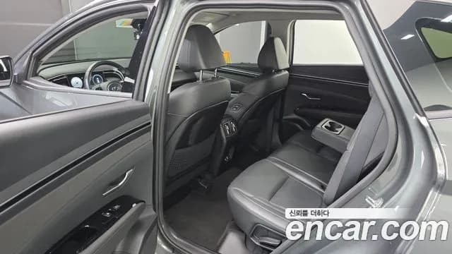 2023 Hyundai Tucson (NX4) Gasoline 1.6 Turbo 2WD Sold VIN KMHJE81BGPU238895 – trunk area 2023 Hyundai Tucson (NX4) Gasoline 1.6 Turbo 2WD Sold VIN KMHJE81BGPU238895 – trunk area