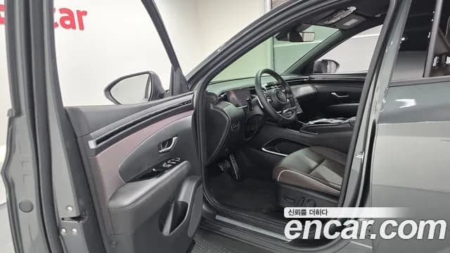 2023 Hyundai Tucson (NX4) Gasoline 1.6 Turbo 4WD Sold VIN KMHJE81BHPU317560 – trunk area 2023 Hyundai Tucson (NX4) Gasoline 1.6 Turbo 4WD Sold VIN KMHJE81BHPU317560 – trunk area