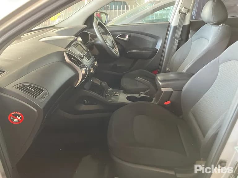 2011 Hyundai ix35 Used VIN KMHJT81BMBU321385 – photo 11 2011 Hyundai ix35 Used VIN KMHJT81BMBU321385 – photo 11